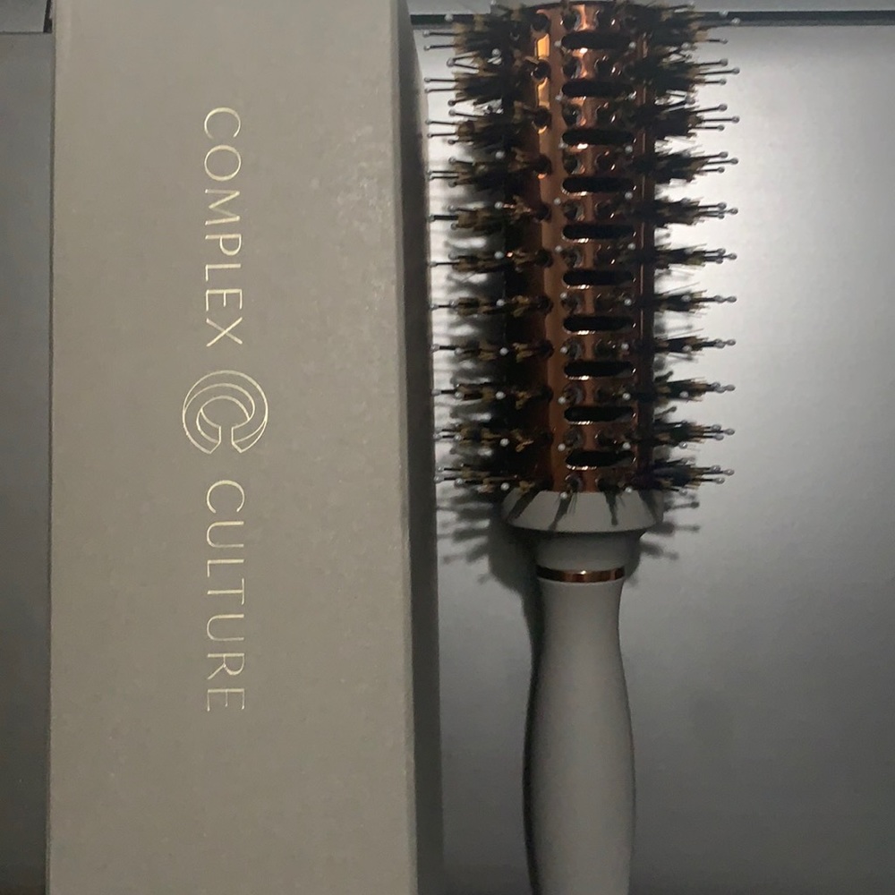 Complex Culture round brush
